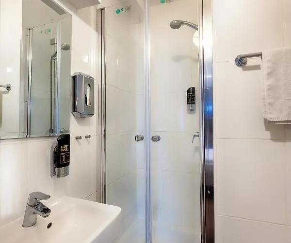 Hotel West 3*