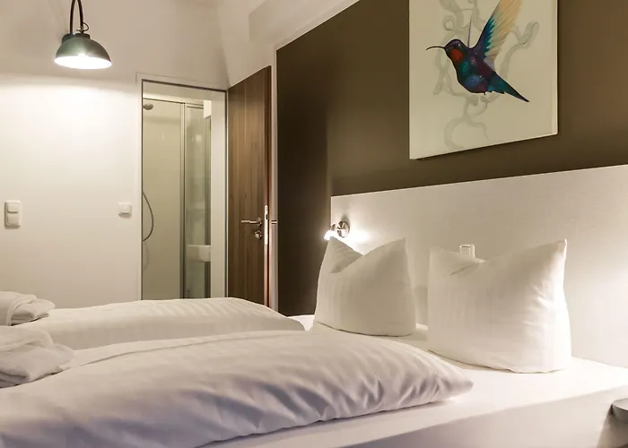 Hotel West 3*