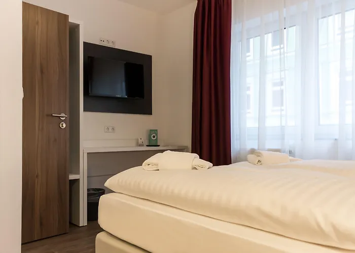 West Hotel 3*