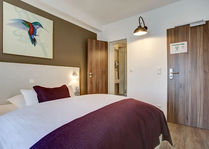 Hotel West
