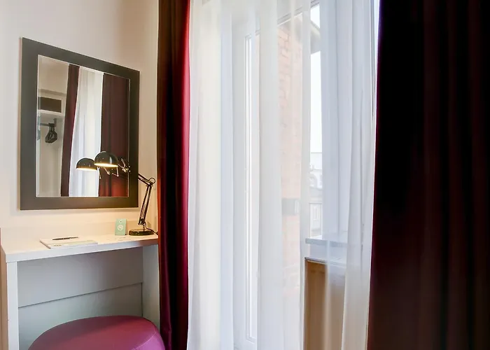 Hotel West 3*