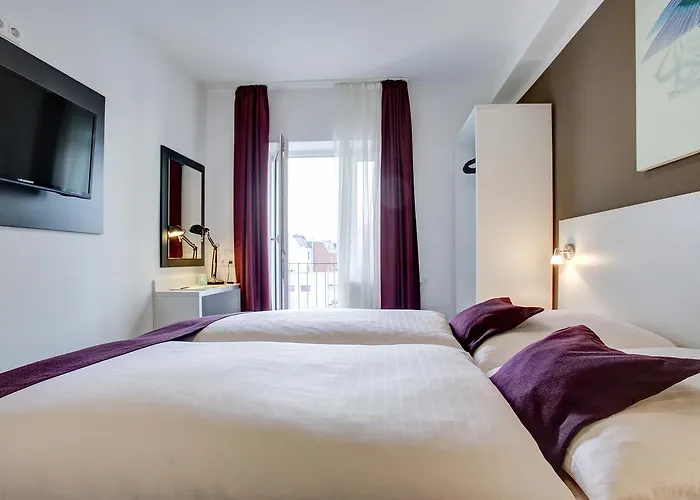 West Hotel 3*