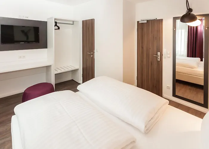 West Hotel 3*
